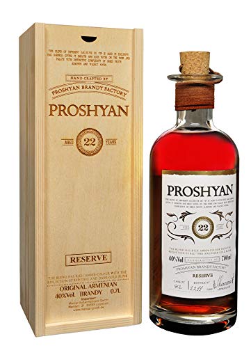 Proshyan – Armenischer Brandy in Holzkiste | 22 Jahre in Eichenfässern gereift | 40% Vol. (1 x 0.7 l)